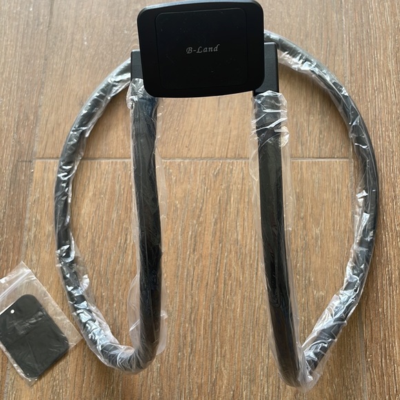 Universal Mobile Phone stand. Fits any size phone. Can sit on table or be worn. - Picture 2 of 4